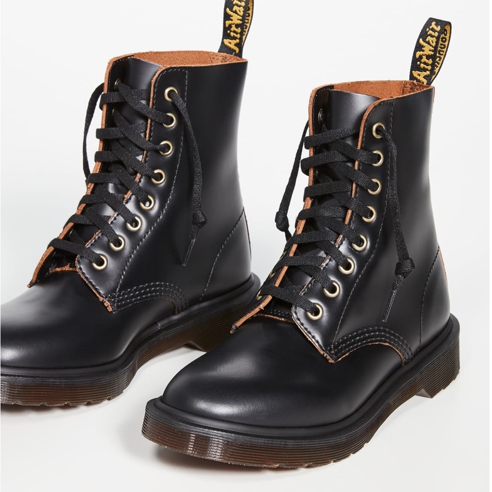 Dr. Martens 1460 Pascal 8 Eye Boots